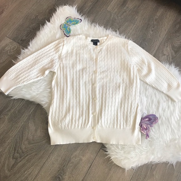 Cable knit button down sweater - Picture 2 of 7